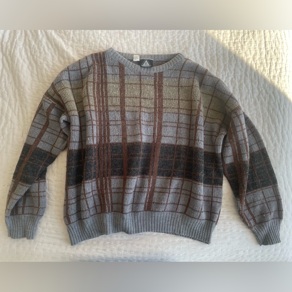 Women’s brown and grey sweater
